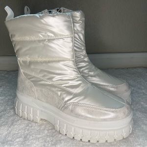 Dirty Laundry Dashh Booties